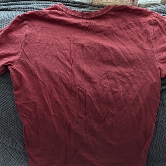 Boys size 14-16 T-shirts (5) - Picture 4 of 15